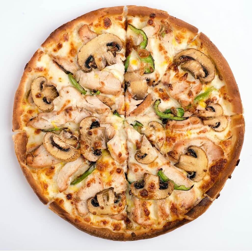 پیتزا مرغ و قارچ